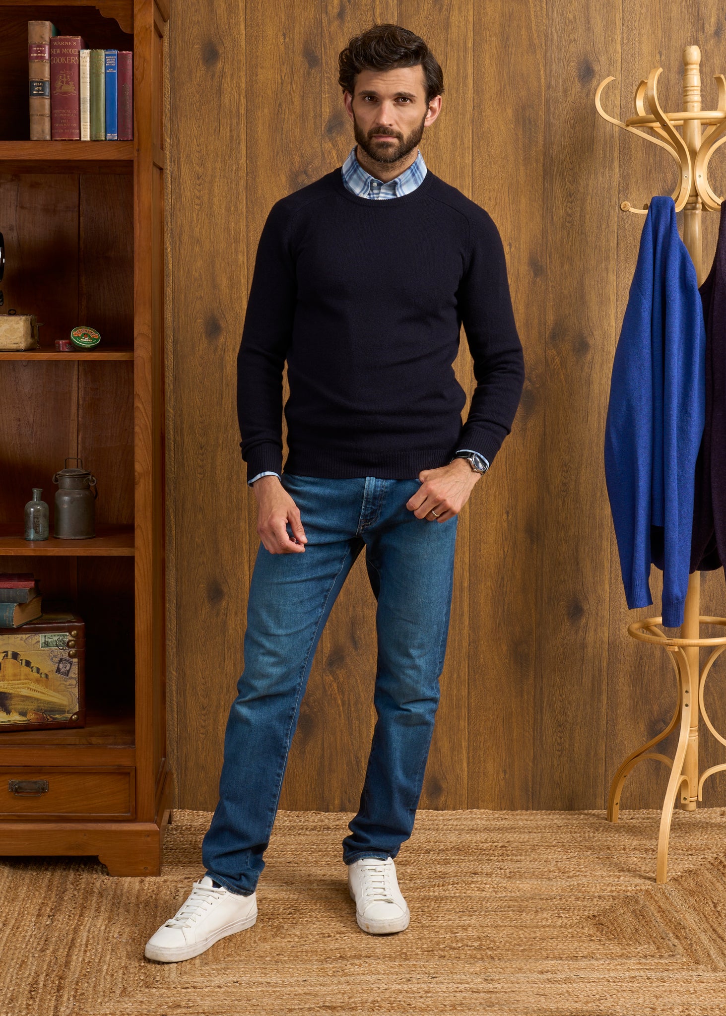 Lenzie Men's Lambswool Jumper In Navy Jumper