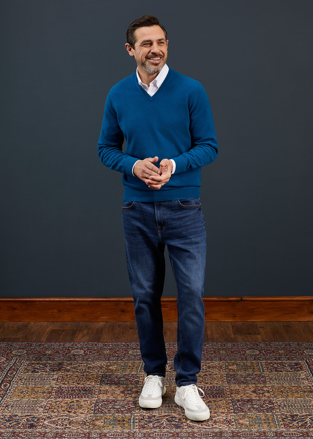 Men's Geelong Lambswool Vee Neck Jumper in Teal