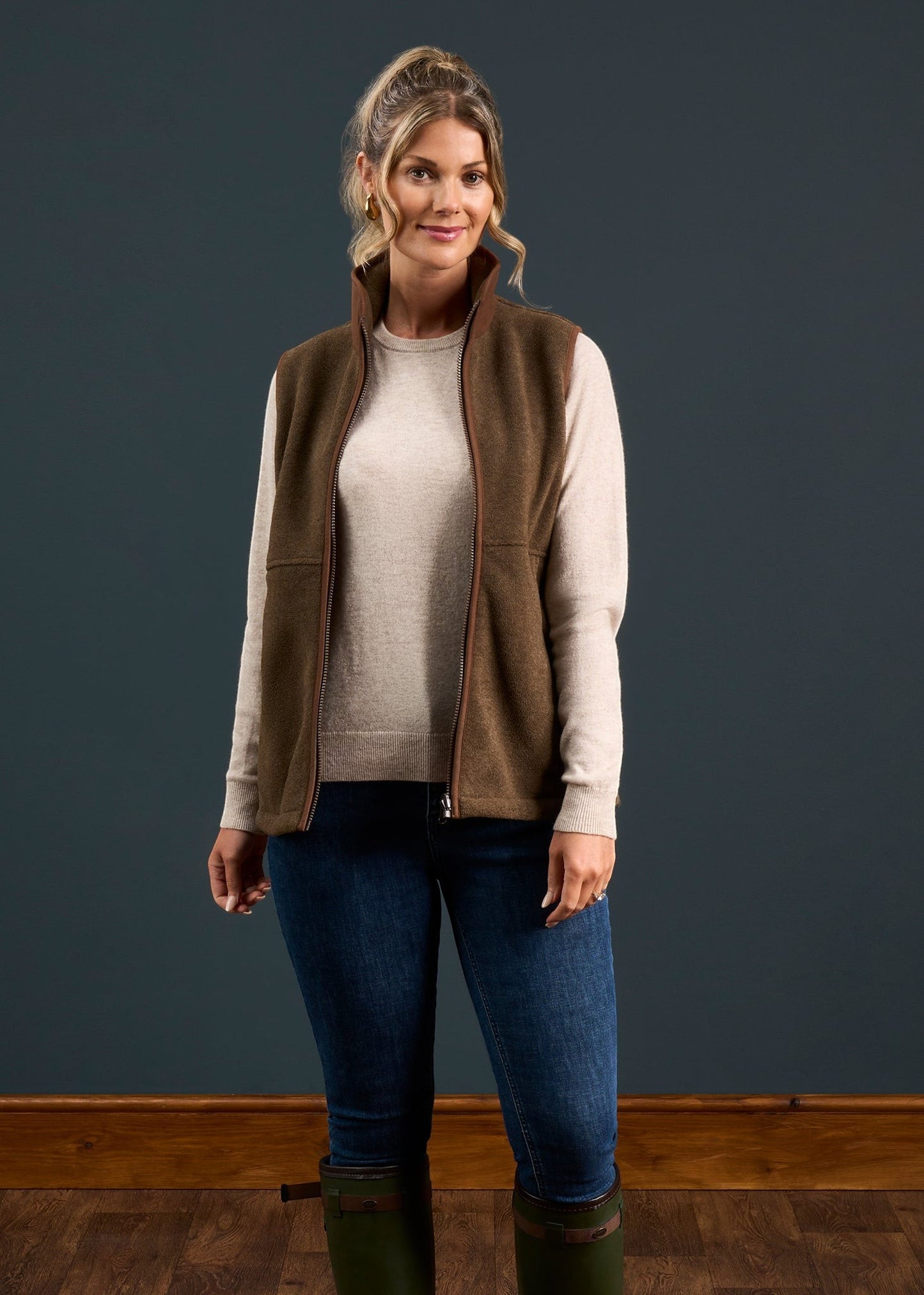 Aylsham Ladies Fleece Gilet In Pecan