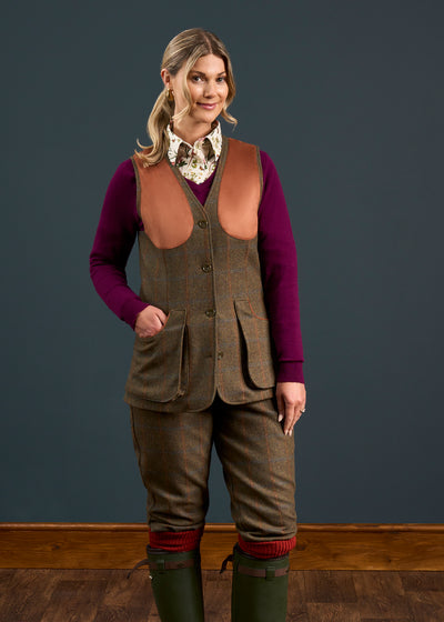 Combrook Ladies Tweed Shooting Waistcoat In Willow 