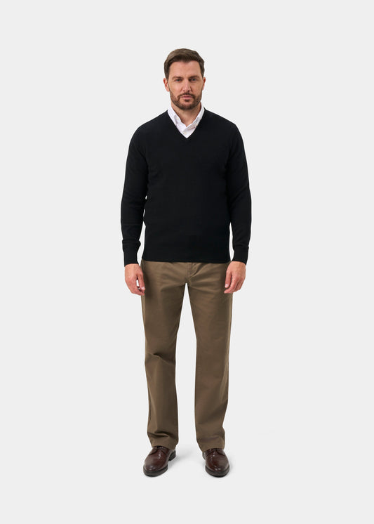 Albury Geelong Wool Vee Neck Jumper In Black - Regular Fit