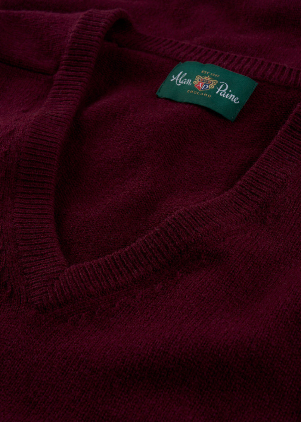 Men's Lambswool Vee Neck Jumper in Bordeaux