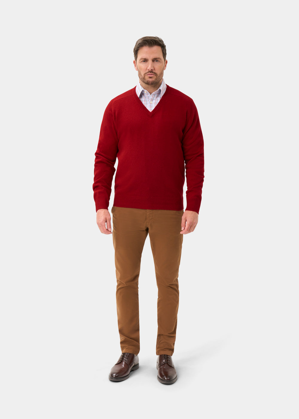 Men's Lambswool Vee Neck Jumper in Dubonnet