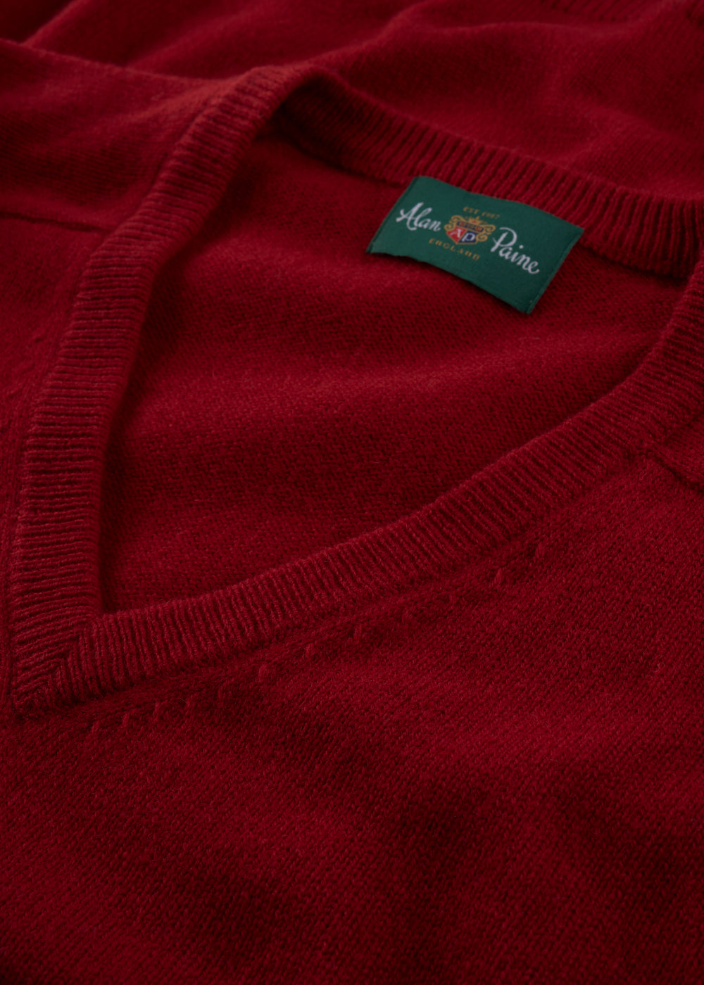 Men's Lambswool Vee Neck Jumper in Dubonnet