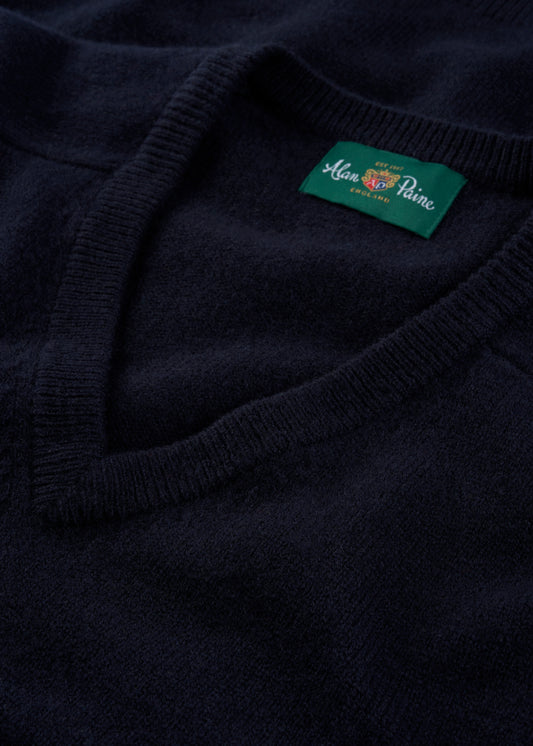 Men's Lambswool Vee Neck Jumper in Navy