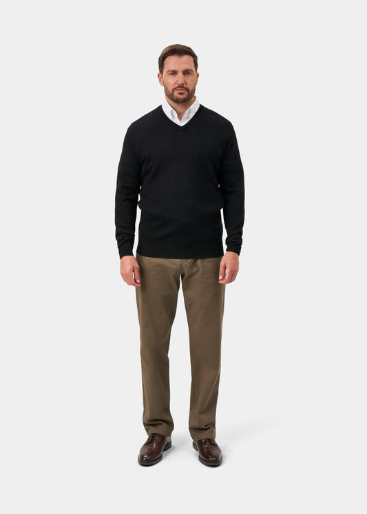 Millbreck Merino Wool Vee Neck Jumper In Black - Regular Fit