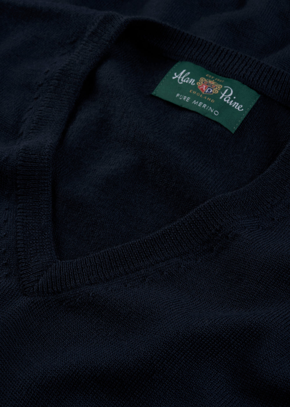 Men's Merino Wool Vee Neck Jumper in Dark Navy