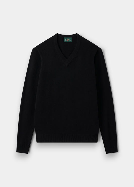 Alan Paine black V-neck jumper in soft lambswool with ribbed hem and cuffs and semi-saddle shoulder shaping.