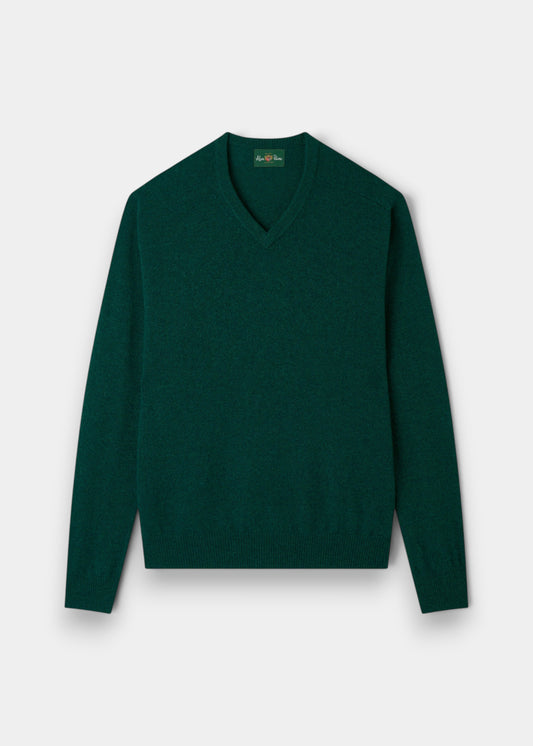 Alan Paine Hampshire V-neck jumper in mallard green lambswool with a classic fit and ribbed cuffs and hem.