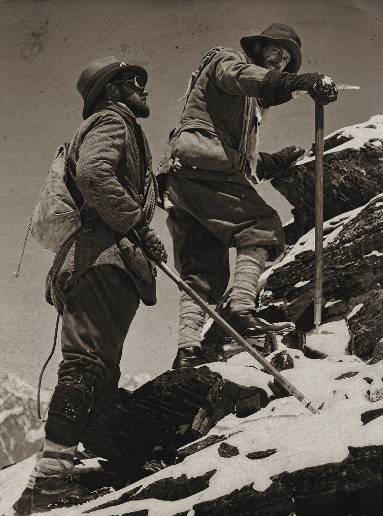 DRESSED EVEREST EXPLORERS